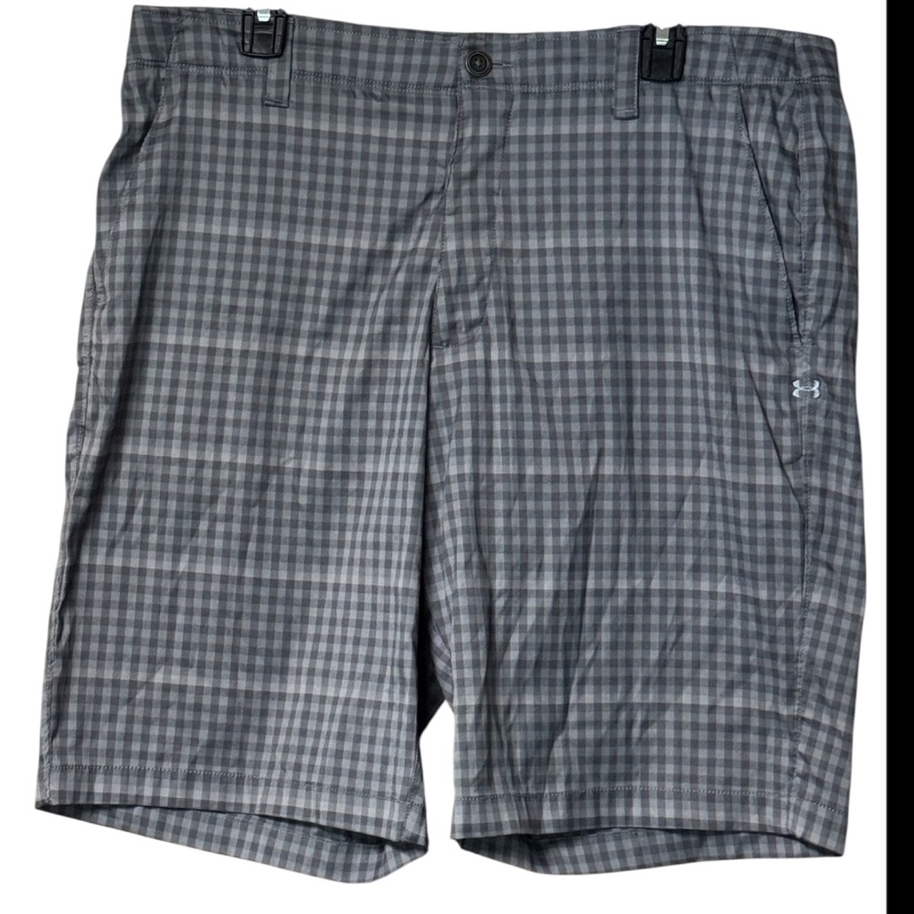 Like new! Under Armour Men’s Shorts SZ 38 Gray Check